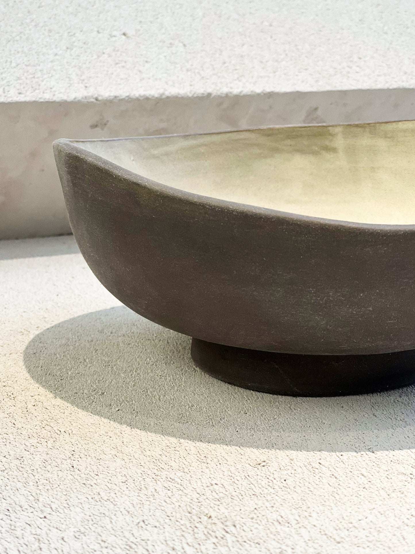 Bļoda ar liektu malu