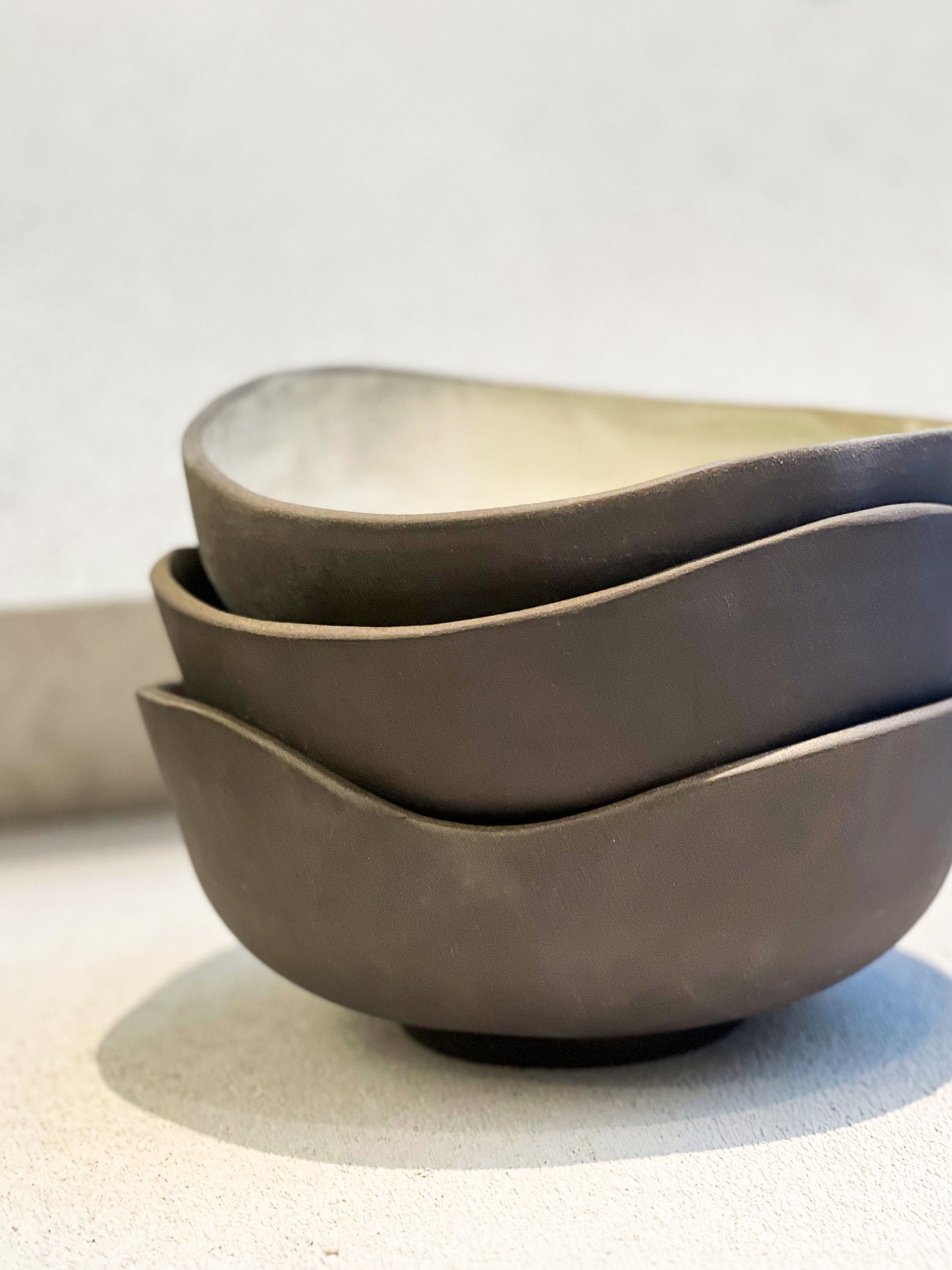 Bļoda ar liektu malu